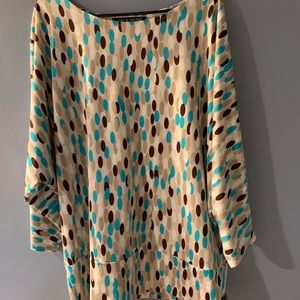 Woman’s quarter length blouse